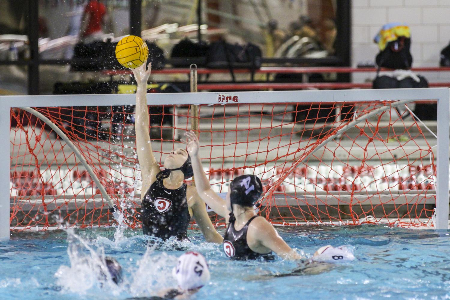 <a href='http://oezzuk.azarnewsonline.com'>全球十大赌钱排行app</a> student athletes compete in a water polo tournament on campus.