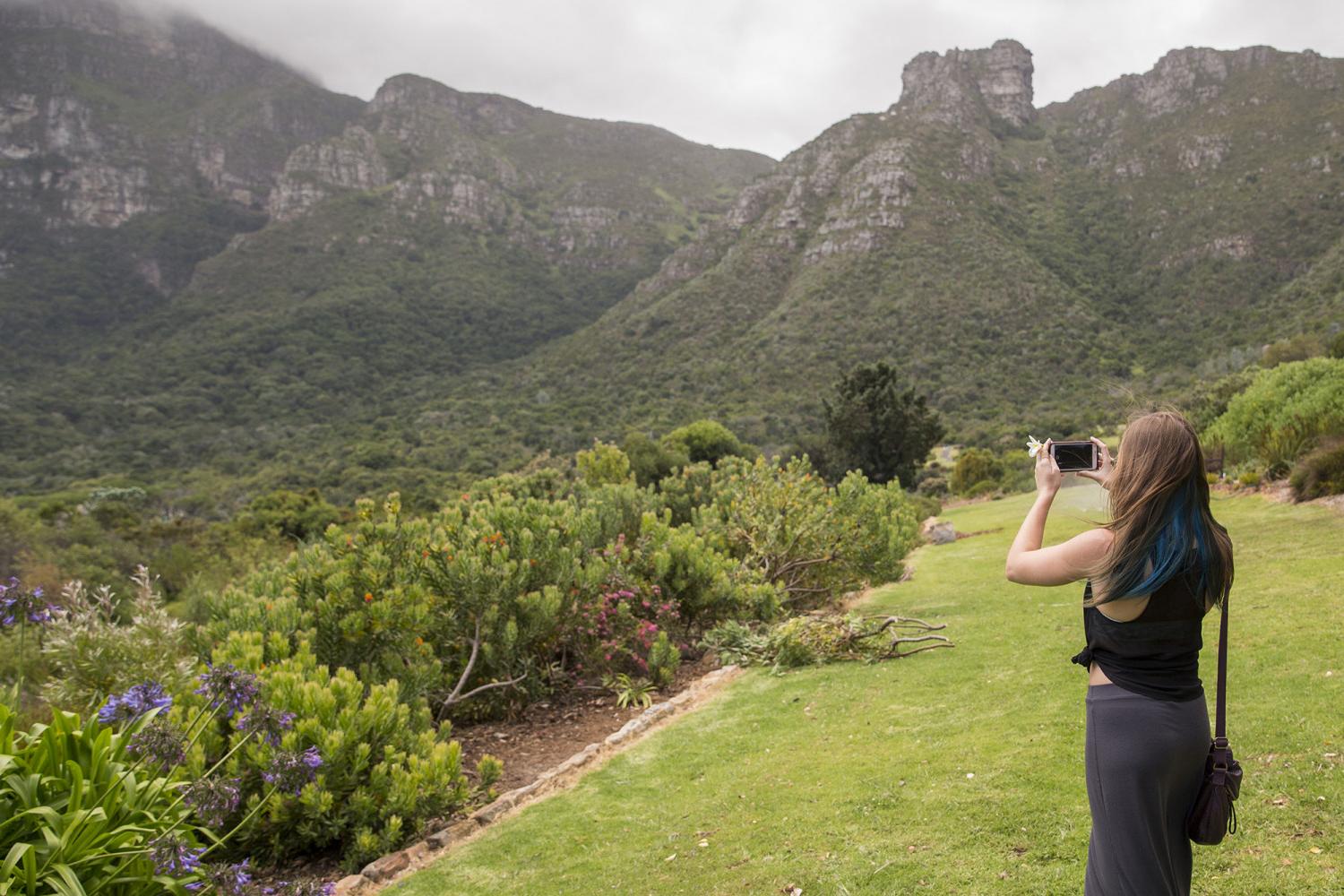 A student on a j项 study tour to Africa.